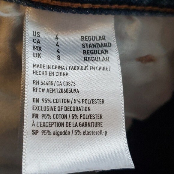 AEO AMERICAN EAGLE OUTFITTERS MOM JEANS SIZE 4 MEDIUM WASH HIGH WAIST RISE - Picture 7 of 11